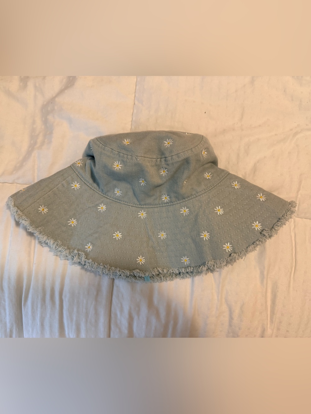 NATURAL LIFE Daisy Embroidered Bucket Hat - Light Blue/Green
